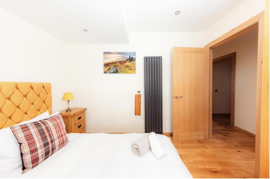 Luxury Cottage With Stunning Views Near Fairy Pools - School House 3 Carbost  Extérieur photo