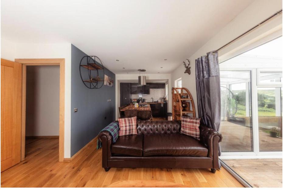 Luxury Cottage With Stunning Views Near Fairy Pools - School House 3 Carbost  Extérieur photo