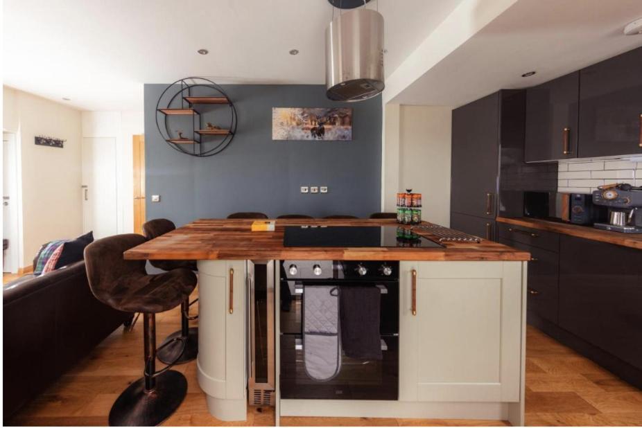 Luxury Cottage With Stunning Views Near Fairy Pools - School House 3 Carbost  Extérieur photo