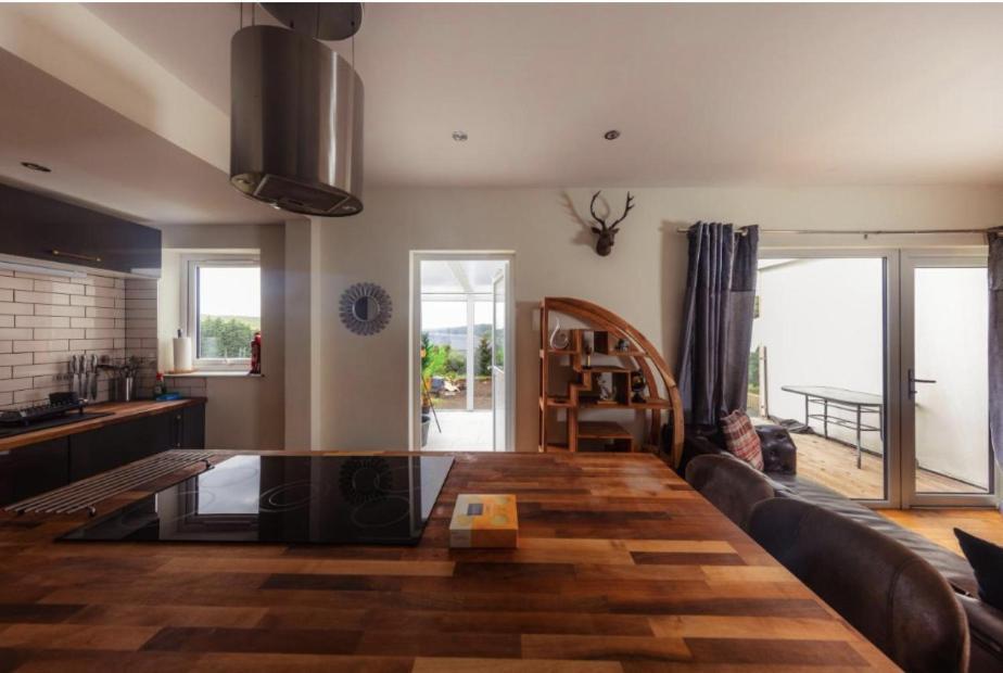 Luxury Cottage With Stunning Views Near Fairy Pools - School House 3 Carbost  Extérieur photo
