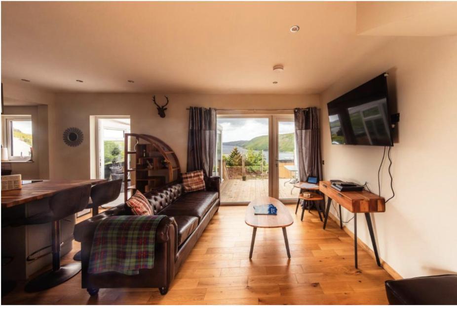 Luxury Cottage With Stunning Views Near Fairy Pools - School House 3 Carbost  Extérieur photo